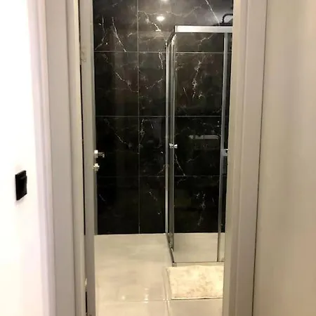Luxury Flat With Sea & View - Gym & Parking * 伊斯坦布尔