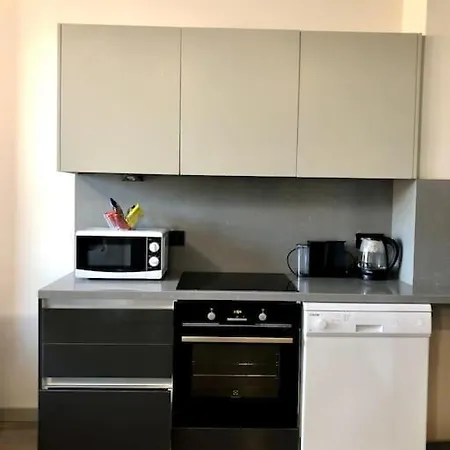 Luxury Flat With Sea & View - Gym & Parking