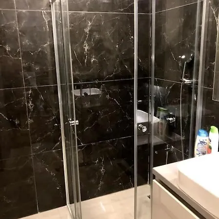 Luxury Flat With Sea & View - Gym & Parking 公寓