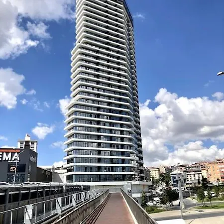 Luxury Flat With Sea & View - Gym & Parking
