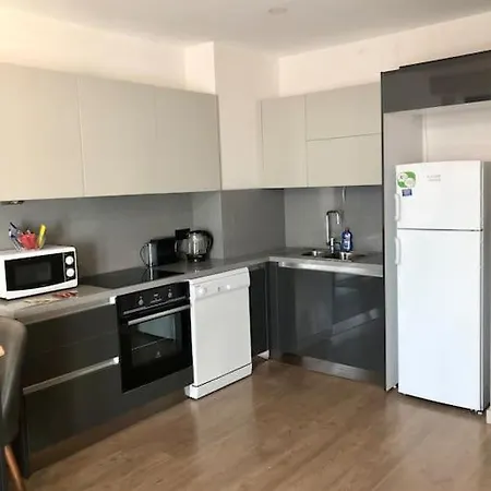 Luxury Flat With Sea & View - Gym & Parking 伊斯坦布尔