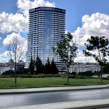 Luxury Flat With Sea & View - Gym & Parking